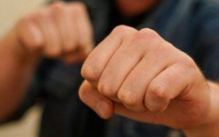 У Києві дівчина заради помсти організувала напад на колишнього хлопця