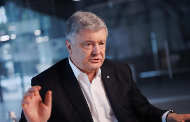 Суд відкрив провадження щодо непроведення перевірки та розслідування інформації про вчинення Петром Порошенком корупційного правопорушення