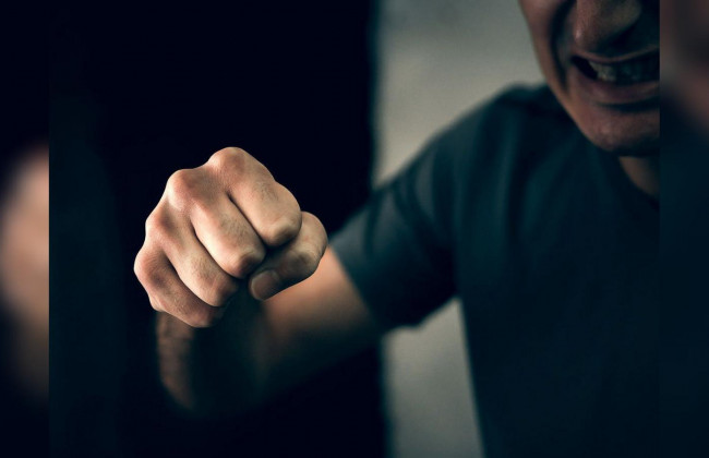 У Тернополі підліток жорстоко побив пенсіонера, а друзі зняли відео