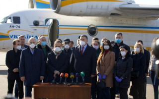 Украинские медики возвращаются из Италии, — Зеленский