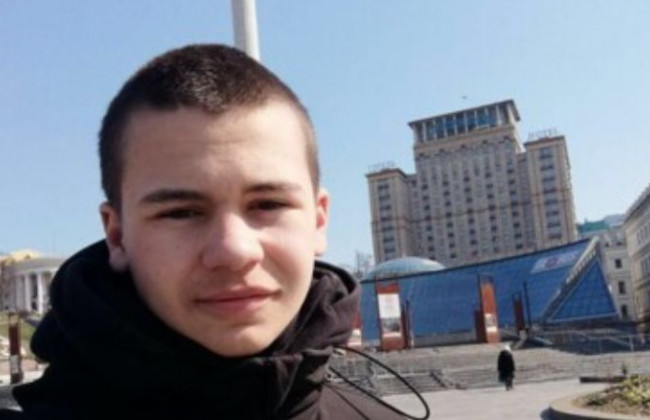 В Киеве загадочно пропал 17-летний парень в военной куртке