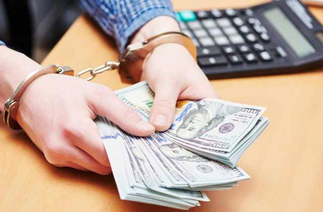 Вимагав хабар за закриття кримінального провадження: затримано прокурора