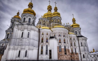 Спалах COVID-19 в Києво-Печерській лаврі: захворіли вже всі священики