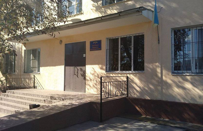 Обвиняемый заявил в суде, что болеет инфекционными болезнями, а затем плюнул судье в лицо