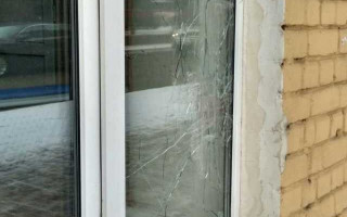 Бутылка с бензином в окно: новые подробности нападения на дом журналиста в Киевской области