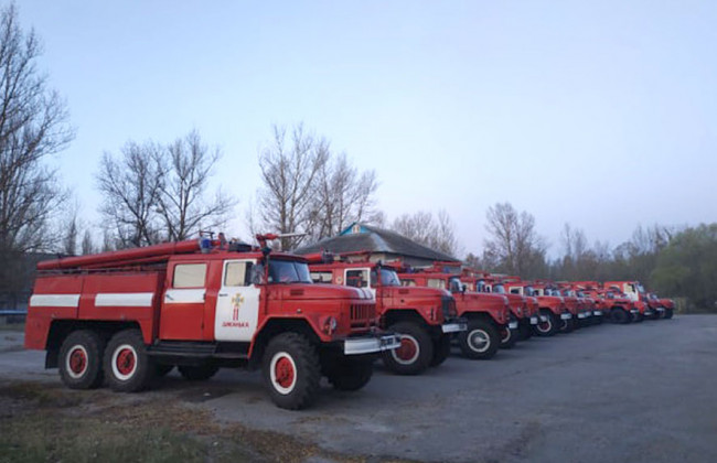 Ситуация в Чернобыльской зоне: спасатели ликвидировали угрозу распространения огня, фото