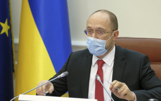 Життя в умовах пандемії: Шмигаль разповів про «три сценарії»