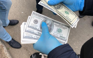 На Київщині затримали адвоката під час отримання ним неправомірної вигоди