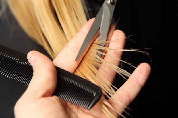 Сдала клиентка после стрижки: в Одесской области парикмахера оштрафовали за нарушение карантина