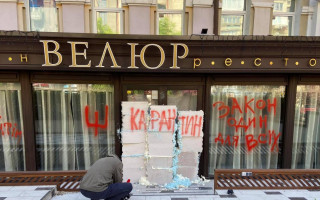 Олег Ляшко замуровал вход в ресторан Тищенко, который работал на карантине