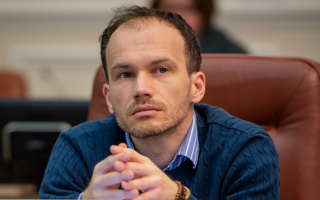 Денис Малюська прокоментував реакцію ЗМІ на його слова про те, що він готовий брати на роботу «довічників»
