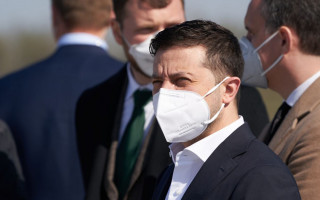 Зеленський доручив Шмигалю підготувати детальний план виходу з карантину