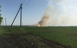 Под Харьковом возле военных складов вспыхнул пожар: есть видео