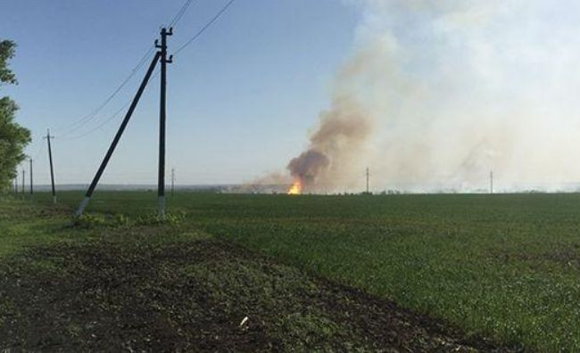 Под Харьковом возле военных складов вспыхнул пожар: есть видео