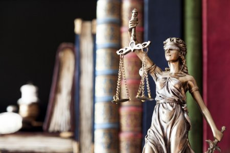 Обов’язок надати правову кваліфікацію відносинам сторін покладено на суд