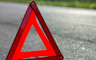 В Киеве девушка в неадекватном состоянии устроила двойное ДТП