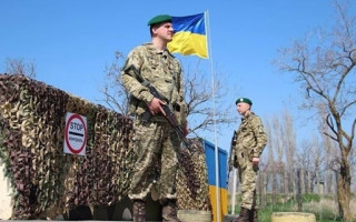 На Львовщине мужчина пытался на автомобиле переехать пограничников: военные применили оружие