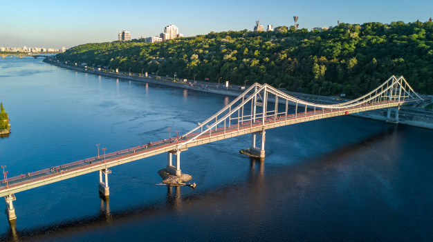 Киянам повідомили, яка температура у річці Дніпро