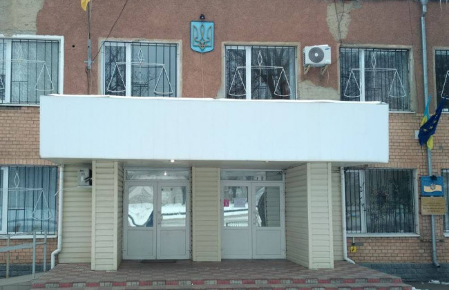 Судья все-таки оштрафовала активиста, нарушавшего правила карантина и поведения в суде