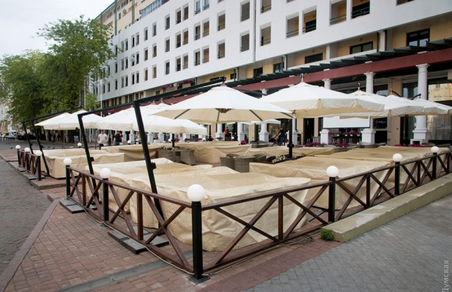 Смягчение карантина: Кабмин разрешил работу летних площадок