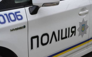 В Киеве неадекват с карабином обчистил магазин