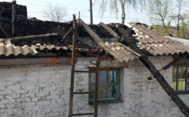 Зухвалий напад на Чернігівщині: невідомі підпалили будинок фермера