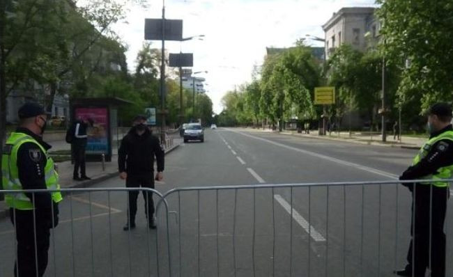 В центр Киева стягивают силовиков: появились фото