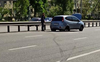 На полном ходу отвалились колеса: в Киеве произошло ДТП, фото
