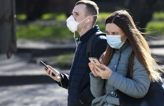 Чехам дозволили ходити вулицями без масок: як країна виходить із карантину