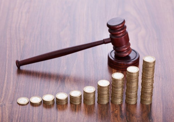 Зависит ли зарплата судей и чиновников от запуска метро