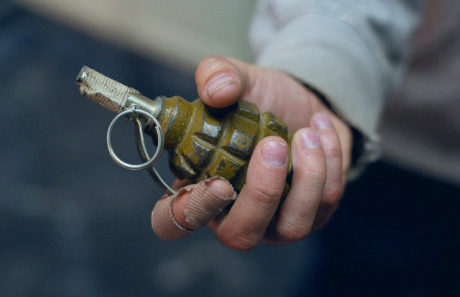 Попросили надеть маску: в Киеве мужчина угрожал взорвать гранату в супермаркете