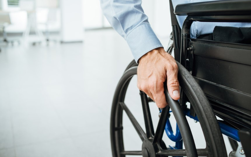 Виплата одноразової грошової допомоги при зміні групи інвалідності: позиція Верховного Суду