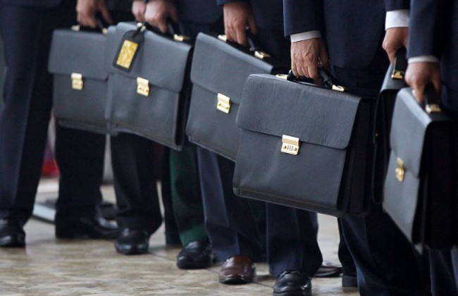 Нова структура зарплати державних службовців: в Кабміні готують реформу