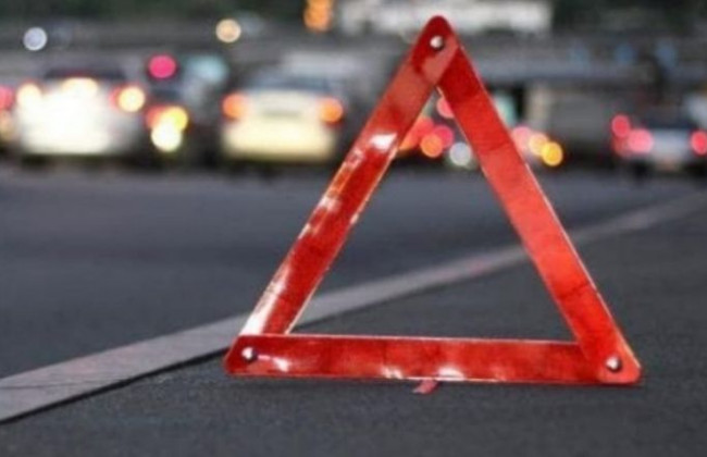 Под Киевом после серьезного ДТП вспыхнула легковушка: есть видео