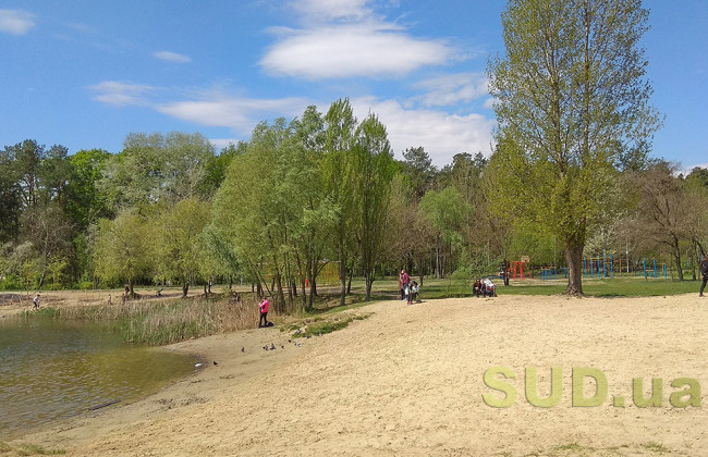 Украинцам разрешили загорать на пляже, но есть условия