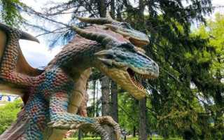 На ВДНГ відкрився фентезі-парк живих драконів: фото