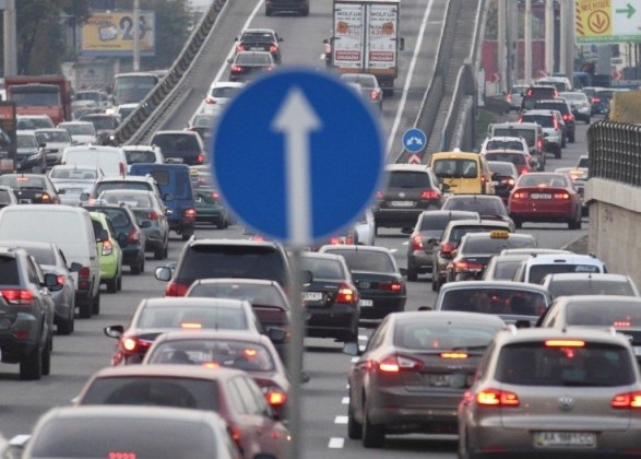 Киев замер в масштабных пробках, фото