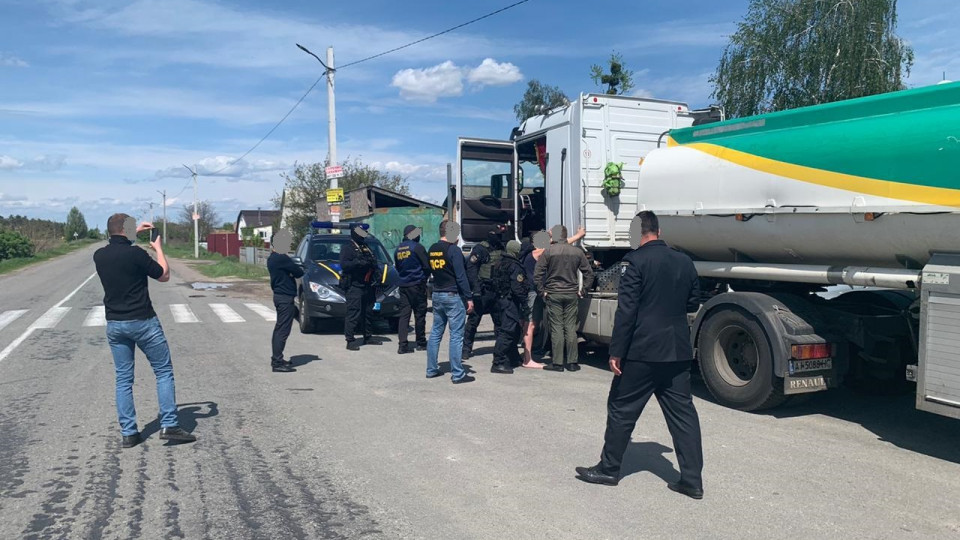 На Київщині військові розпродали армійське паливо на 10 млн грн: викрито масштабну схему