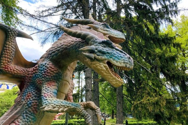 На ВДНГ відкрився фентезі-парк живих драконів: фото