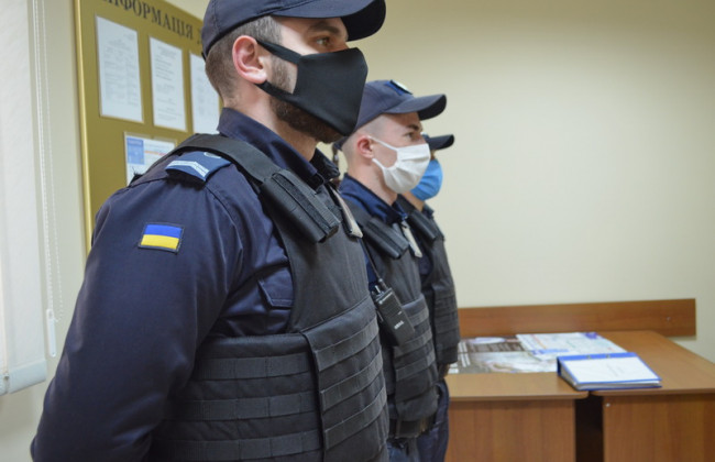 Шукали місце для «закладки»: в Луцьку співробітники ССО затримали біля суду наркоділків