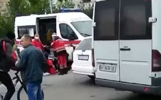 Серьезное ДТП в Киеве: в «скорую» врезался мопед, видео