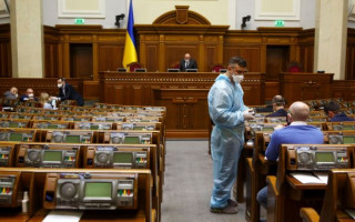 Рада відмінила заплановані пленарні засідання через коронавірус