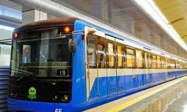 Дистанция, специальная разметка и маски: как будет работать метро в Киеве