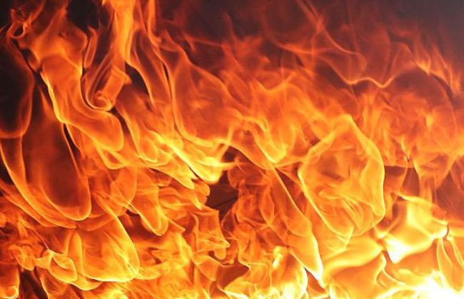 У Харкові спалахнула квартира в багатоповерхівці: є постраждалий