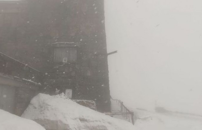 Снежный май: Карпаты засыпало снегом, фото