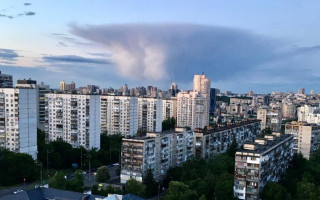 Киевлян удивило необычное явление в небе над городом: подробности