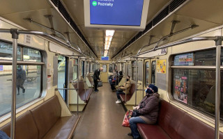 В Киеве открылось метро после двухмесячного простоя, фото