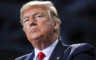 Трамп грозится закрыть соцсети: в США ждут распоряжения