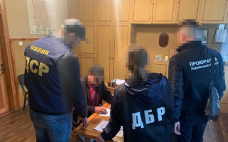 Дозволив незаконну вирубку лісу: лісник постане перед судом за нанесення мільйонних збитків
