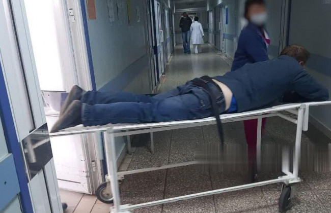 Едва не задавил копа: в Харькове наркоторговца подстрелили в ягодицу, фото